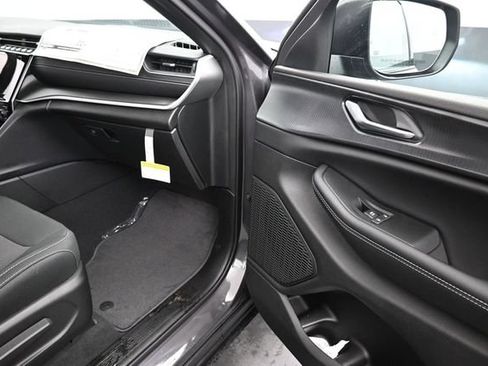 New 2026 Jeep Grand Cherokee Laredo X RWD image 17