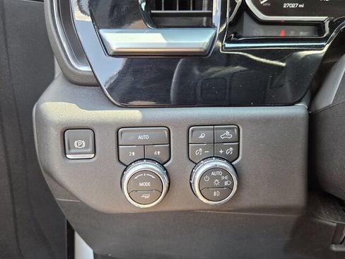 Used 2026 GMC Sierra 1500 SLT AWD/4WD image 29