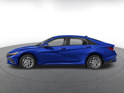 Used 2026 Hyundai Elantra Hybrid FWD image 3