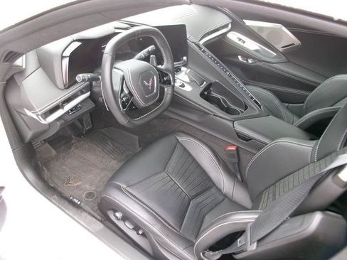 Used 2023 Chevrolet Corvette Stingray Premium Cpe w/ Z51 Performance Package RWD image 9