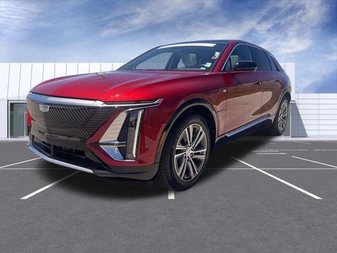 Certified 2025 Cadillac Lyriq Luxury AWD/4WD image 4