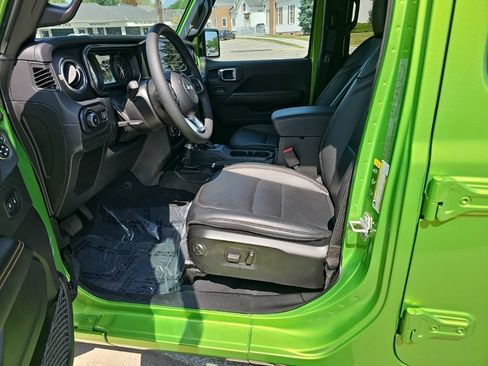 Certified 2026 Jeep Wrangler Unlimited Sahara w/ Safety Group AWD/4WD image 2