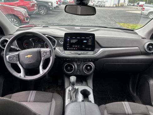 Used 2024 Chevrolet Blazer LT w/ Convenience Package FWD image 7