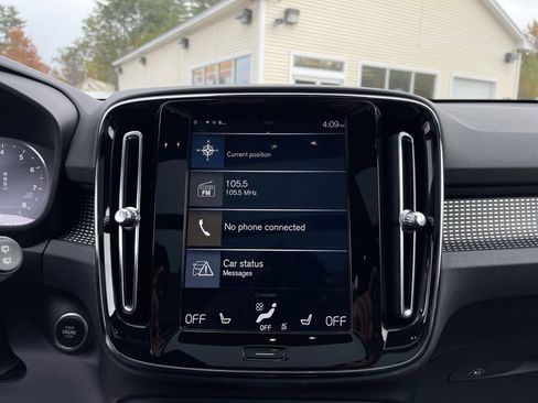 Used 2019 Volvo XC40 T5 R-Design image 32