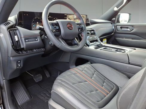 Used 2025 Nissan Armada PRO-4X w/ Pro-4X Premium Package image 13