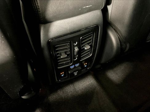 Used 2019 Jeep Grand Cherokee High Altitude AWD/4WD image 11