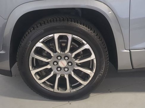 Used 2021 GMC Acadia Denali w/ Denali Ultimate Package AWD/4WD image 17