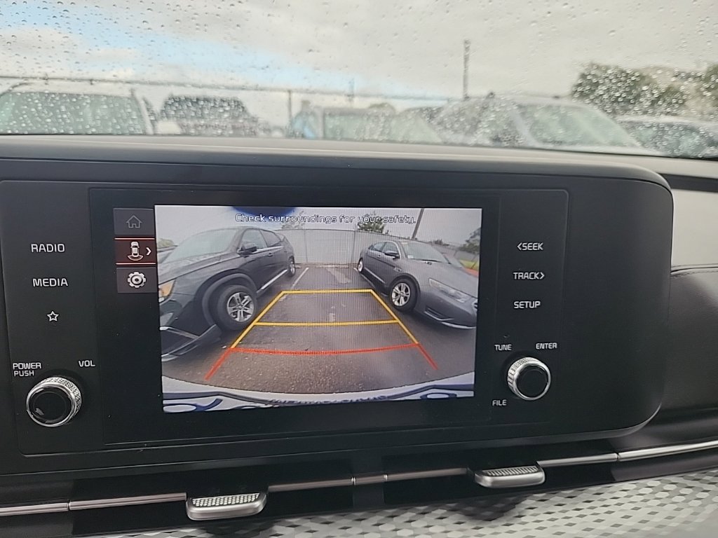 Certified 2023 Kia Carnival LX FWD image 23