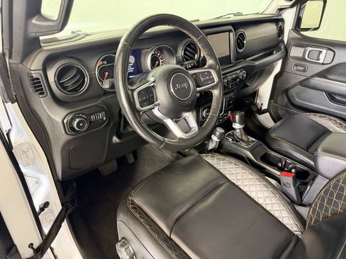 Used 2020 Jeep Wrangler Unlimited Sahara AWD/4WD image 33
