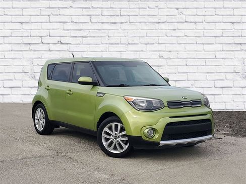 Used 2017 Kia Soul + image 1
