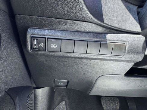 Used 2025 Toyota Corolla SE FWD image 24