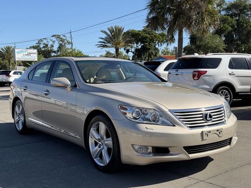 Used 2012 Lexus LS 460 w/ Comfort Pkg image 2