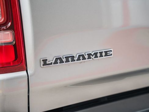 Used 2022 RAM 1500 Laramie AWD/4WD image 9