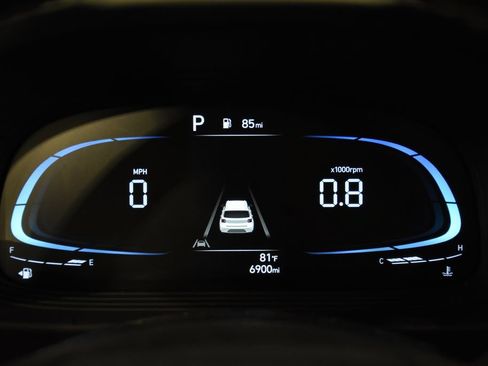 Certified 2025 Hyundai Venue SEL FWD image 19