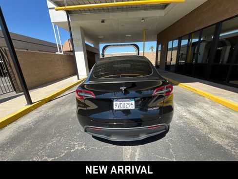 Used 2022 Tesla Model Y Performance AWD/4WD image 5
