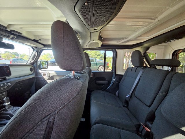 Used 2024 Jeep Wrangler Unlimited AWD/4WD image 7