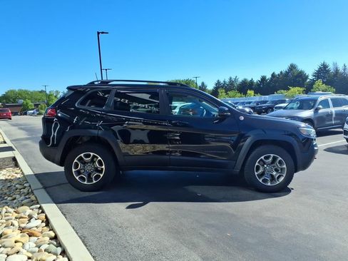 Used 2022 Jeep Cherokee Trailhawk w/ Sun, Sound & Nav Group AWD/4WD image 7
