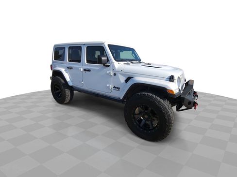Used 2022 Jeep Wrangler Unlimited Sahara w/ Cold Weather Group AWD/4WD image 2