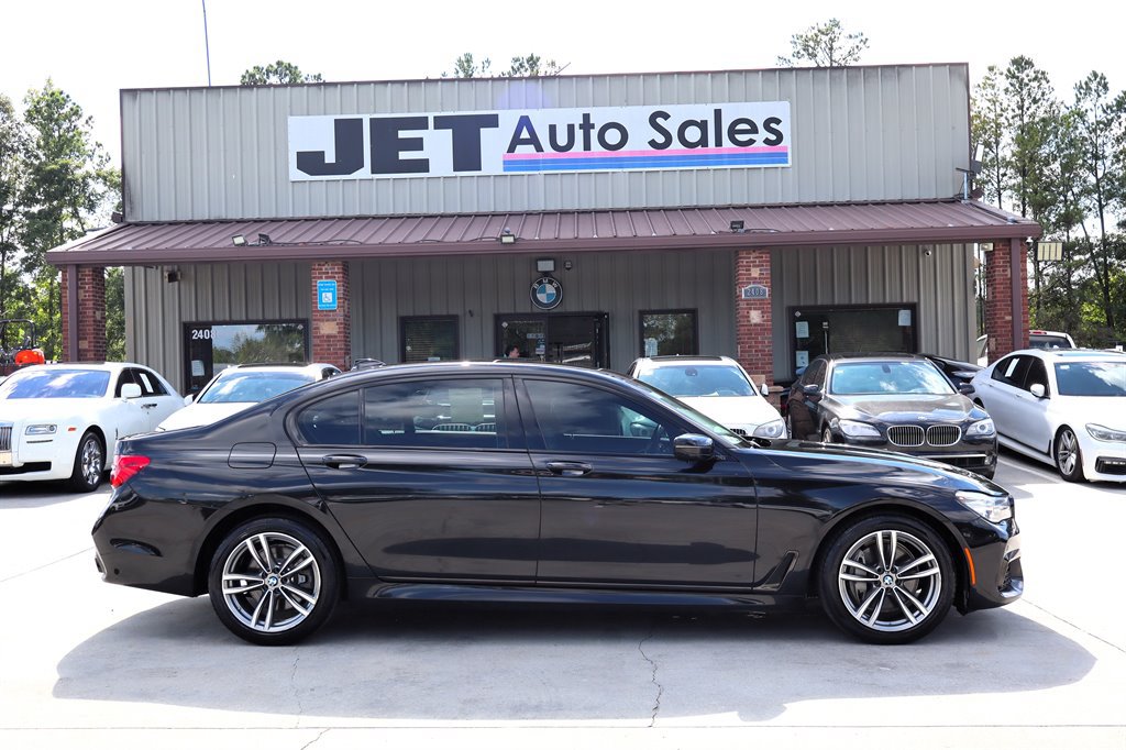 Used 2019 BMW 740i w/ Executive Package RWD image 8