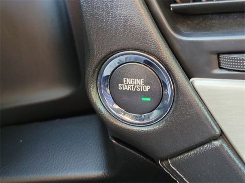 Used 2015 GMC Yukon XL Denali w/ Premium Package image 12