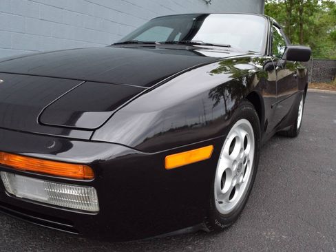 Used 1988 Porsche 944 Turbo RWD image 10