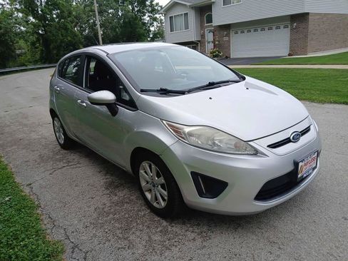 Used 2011 Ford Fiesta SE w/ 203A Rapid Spec Order Code FWD image 4