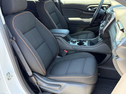 Used 2023 GMC Acadia AT4 AWD/4WD image 13