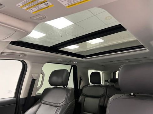 Used 2025 Ford Expedition Active AWD/4WD image 37