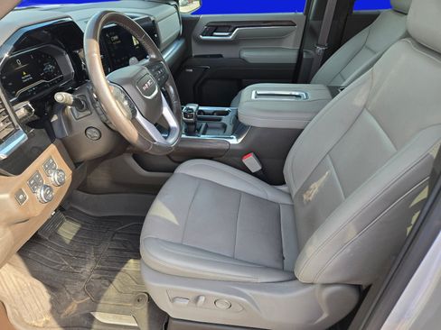 Used 2022 GMC Sierra 1500 SLT w/ SLT Premium Plus Package AWD/4WD image 16