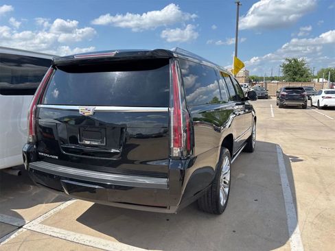 Used 2016 Cadillac Escalade ESV Platinum image 4
