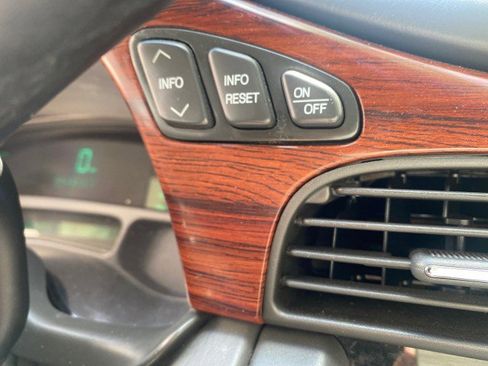 Used 2005 Cadillac De Ville image 52