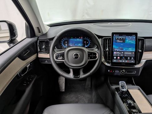 Used 2025 Volvo XC90 B5 Plus w/ Protection Package Premier image 2