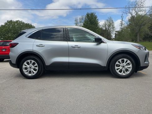 Used 2023 Ford Escape Active w/ Cold Weather Package FWD image 4