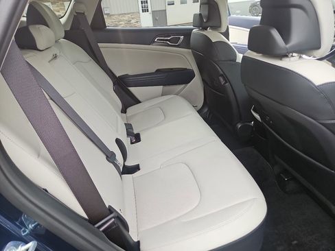 Used 2023 Kia Sportage EX image 19