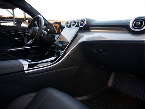 Used 2024 Mercedes-Benz CLE 300 4MATIC Coupe image 18