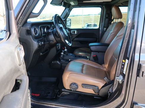 Used 2021 Jeep Wrangler Unlimited Sahara AWD/4WD image 11