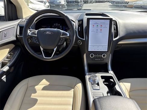 Used 2022 Ford Edge SEL w/ Convenience Package image 12