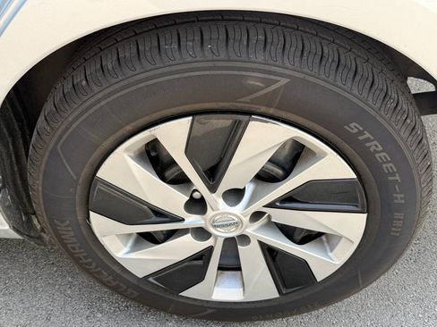 Used 2020 Nissan Altima 2.5 S FWD image 25