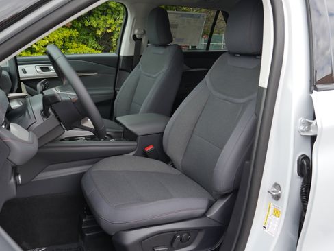 New 2026 Ford Explorer Active AWD/4WD image 36