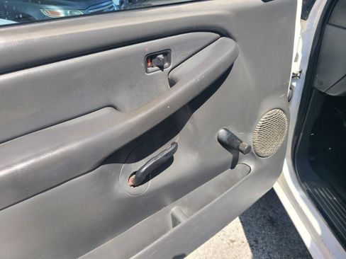 Used 2006 Chevrolet Silverado 2500 W/T w/ Heavy-Duty Power Package image 19