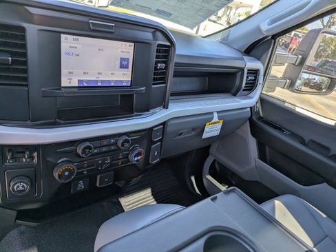 New 2026 Ford F250 XL w/ XL Chrome Package image 19