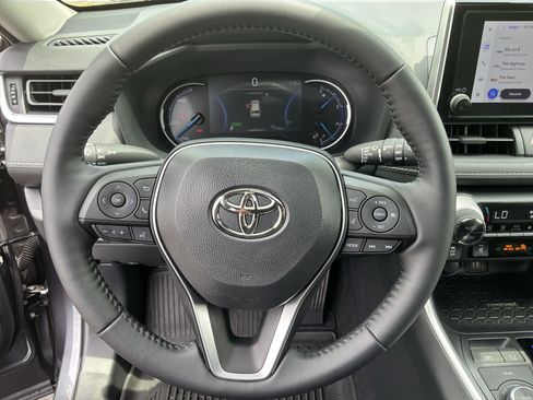 Used 2025 Toyota RAV4 XLE w/ Convenience Package AWD/4WD image 59