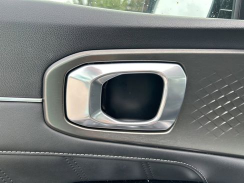 Used 2023 Kia Sorento SX image 13