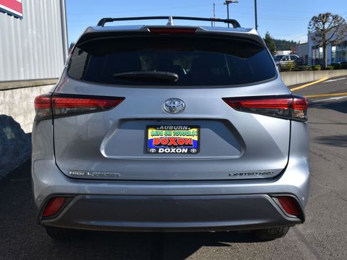 Used 2023 Toyota Highlander Limited image 6