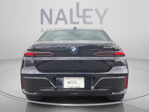 Used 2026 BMW 750e xDrive AWD/4WD image 4