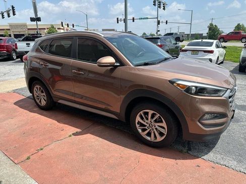 Used 2017 Hyundai Tucson SE Plus FWD image 3
