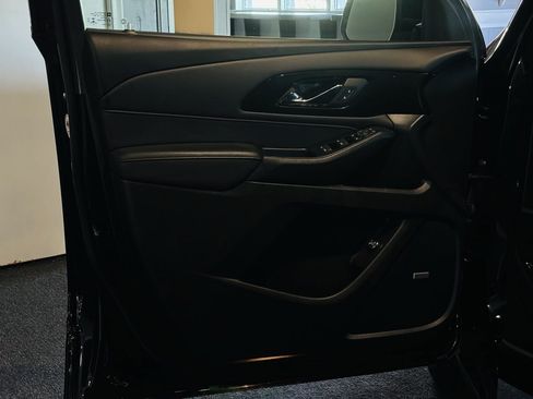 Used 2023 Chevrolet Traverse RS AWD/4WD image 33