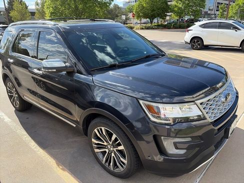 Used 2017 Ford Explorer Platinum AWD/4WD image 2
