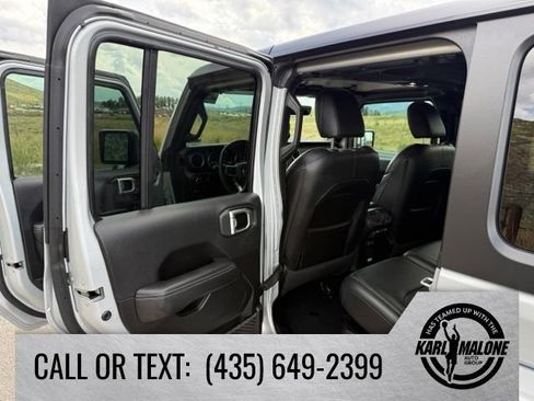 Used 2023 Jeep Wrangler Unlimited Sahara w/ Cold Weather Group AWD/4WD image 27