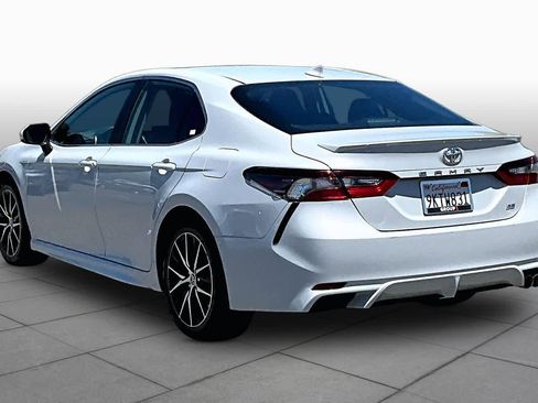 Used 2024 Toyota Camry SE FWD image 11